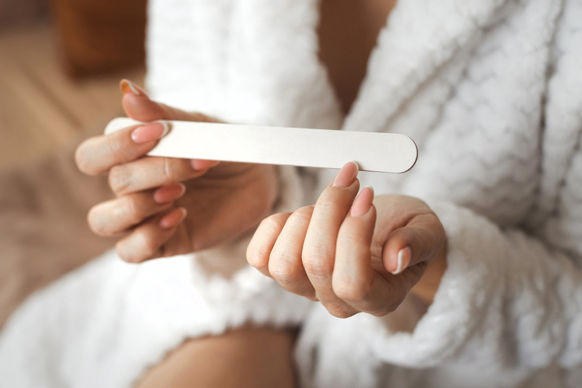 How_to_Shape_Nails